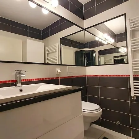 Fuxia Homme Apartment